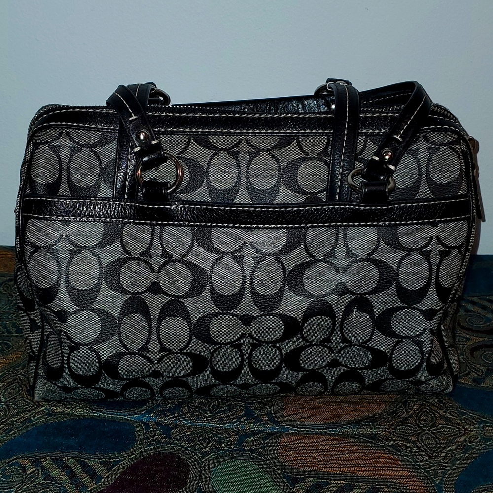 Coach Handbag - Picture 2 of 15